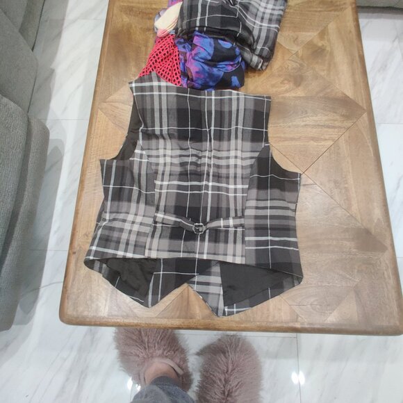 Dangerfield vest size 20 AU New (fits 16-18 US) - Picture 3 of 3